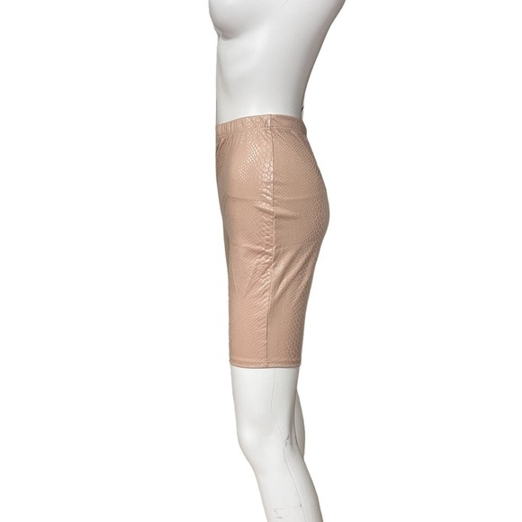 Elastic Waist Solid Biker Shorts Animal Print
New - Picture 3 of 6